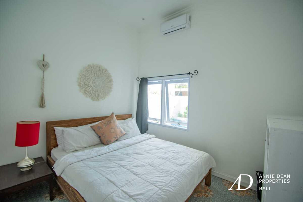 LEASEHOLD 10 YEARS | 3-BEDROOM VILLA WITH GARDEN & POOL NEAR KEROBOKAN