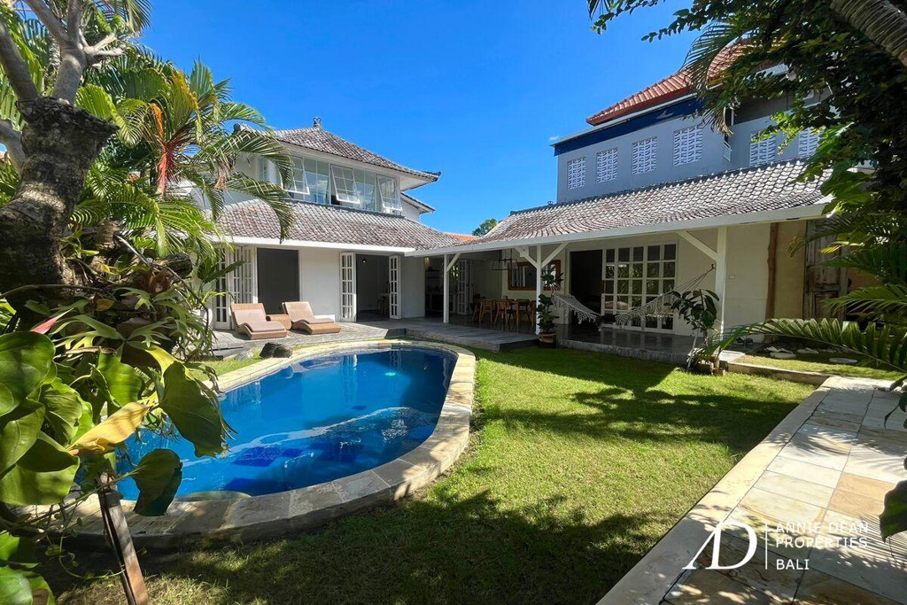 YEARLY RENTAL | 3-BEDROOM VILLA WITH GARDEN IN SEMINYAK