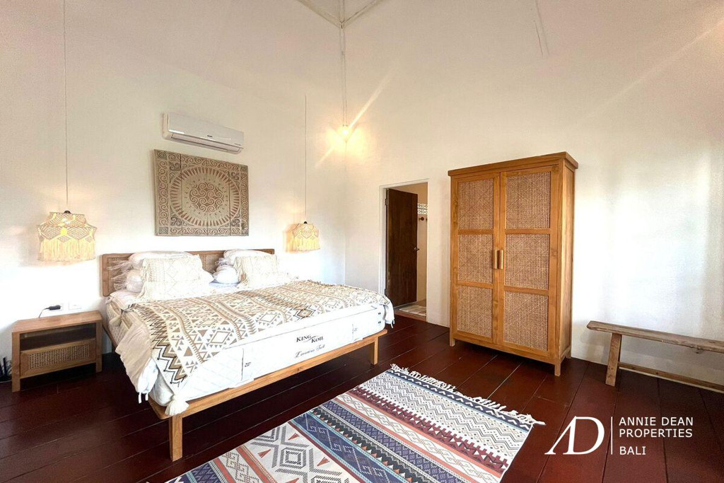 YEARLY RENTAL | 3-BEDROOM VILLA WITH GARDEN IN SEMINYAK