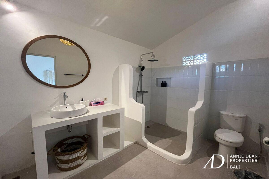 YEARLY RENTAL | 3-BEDROOM VILLA WITH GARDEN IN SEMINYAK