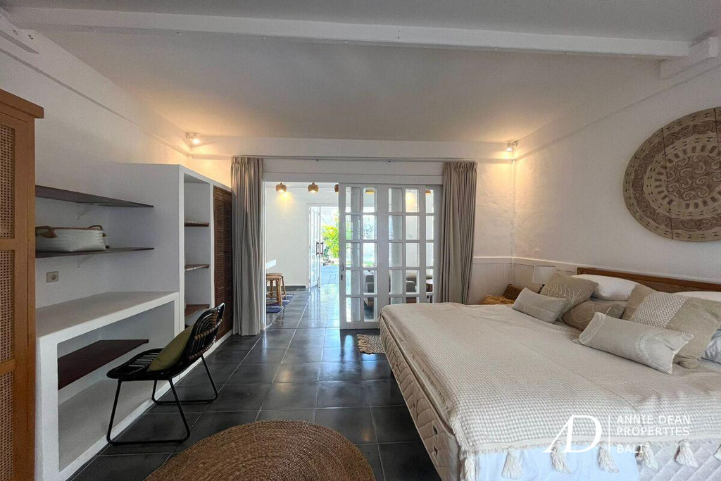 YEARLY RENTAL | 3-BEDROOM VILLA WITH GARDEN IN SEMINYAK