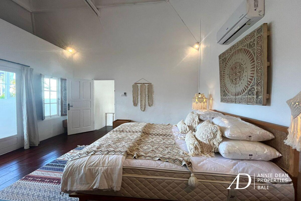 YEARLY RENTAL | 3-BEDROOM VILLA WITH GARDEN IN SEMINYAK