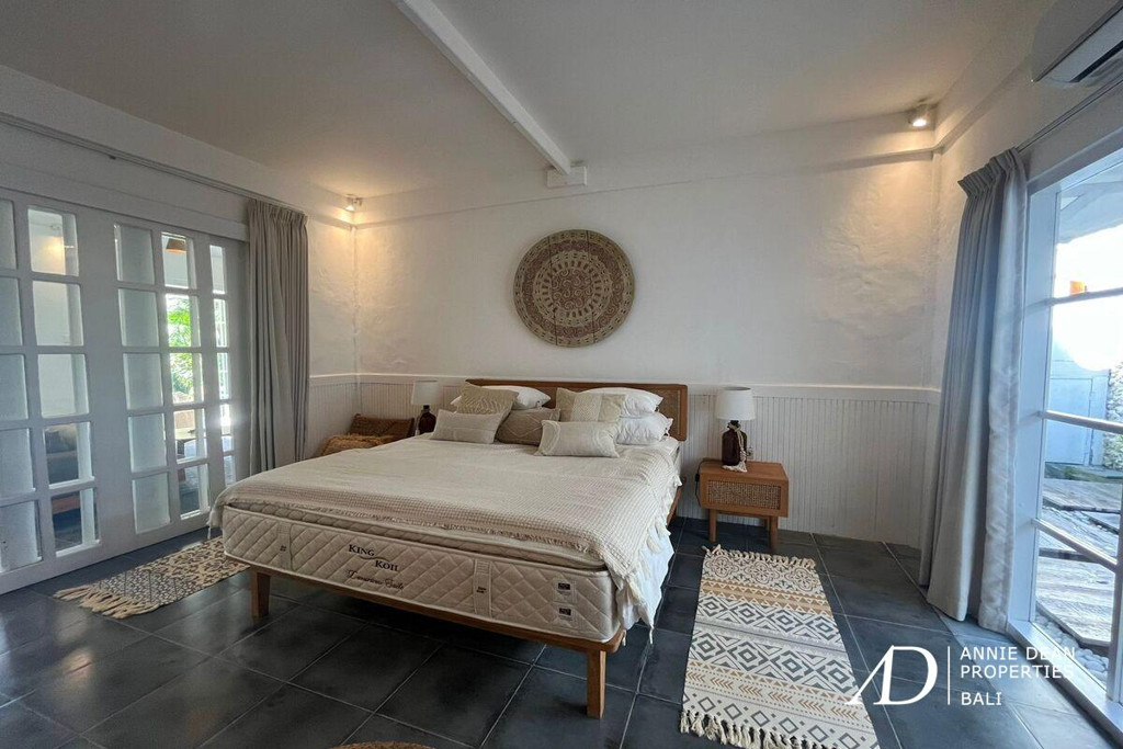 YEARLY RENTAL | 3-BEDROOM VILLA WITH GARDEN IN SEMINYAK