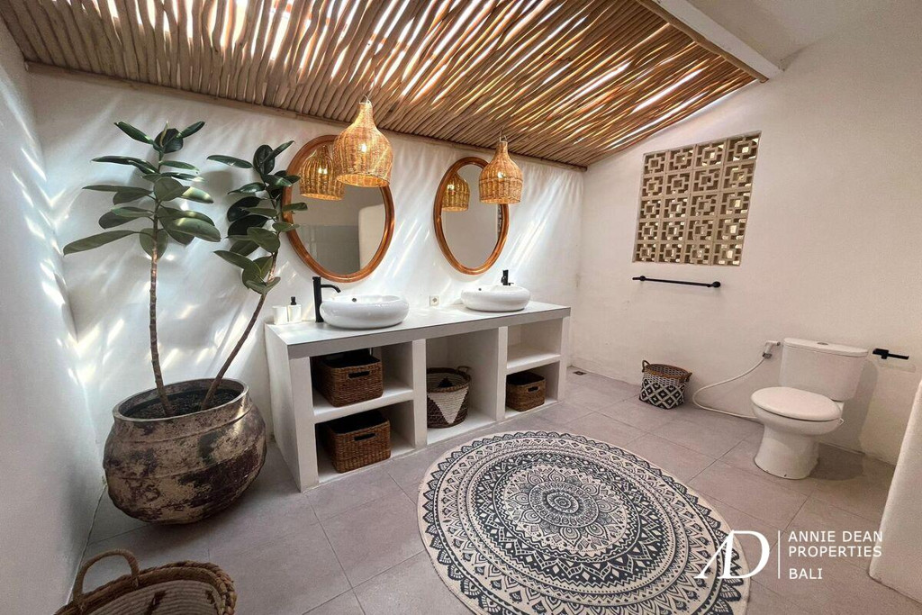 YEARLY RENTAL | 3-BEDROOM VILLA WITH GARDEN IN SEMINYAK