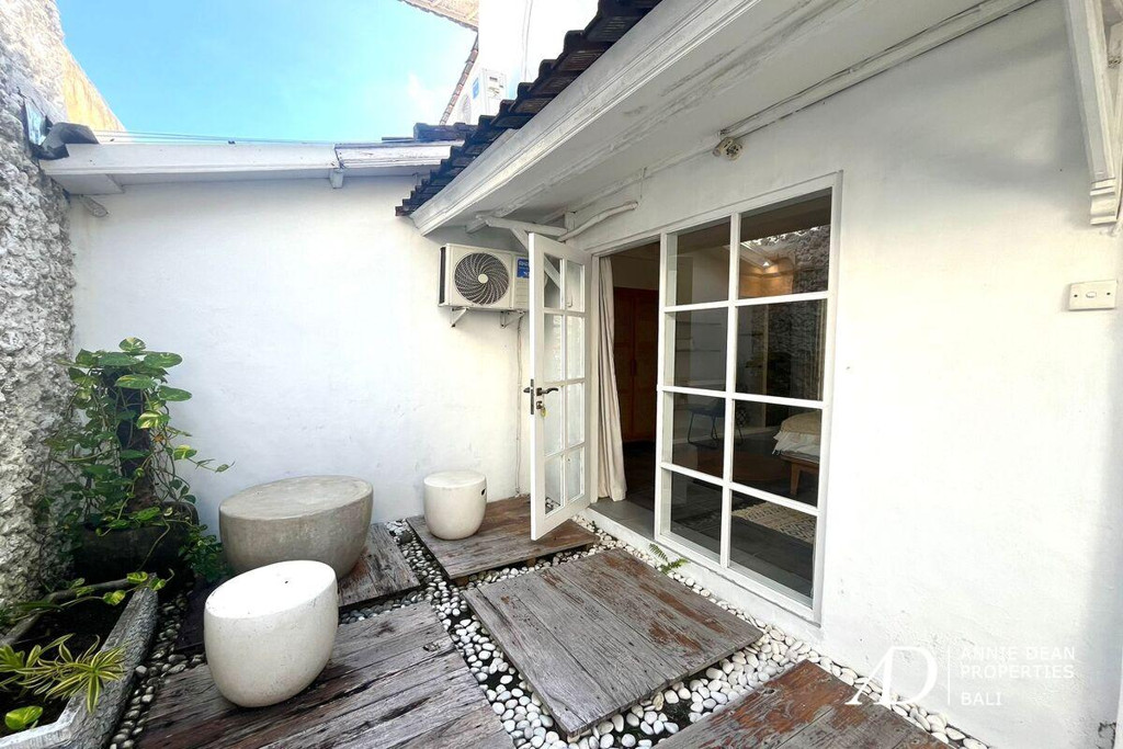 YEARLY RENTAL | 3-BEDROOM VILLA WITH GARDEN IN SEMINYAK