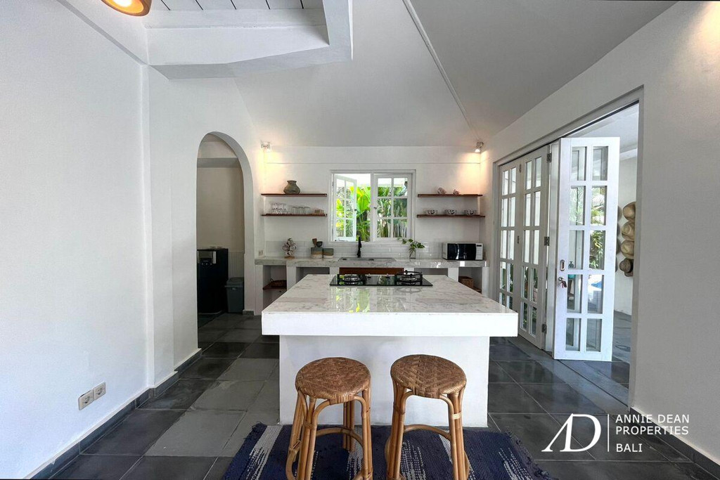 YEARLY RENTAL | 3-BEDROOM VILLA WITH GARDEN IN SEMINYAK