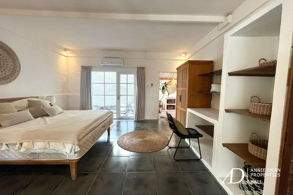 YEARLY RENTAL | 3-BEDROOM VILLA WITH GARDEN IN SEMINYAK