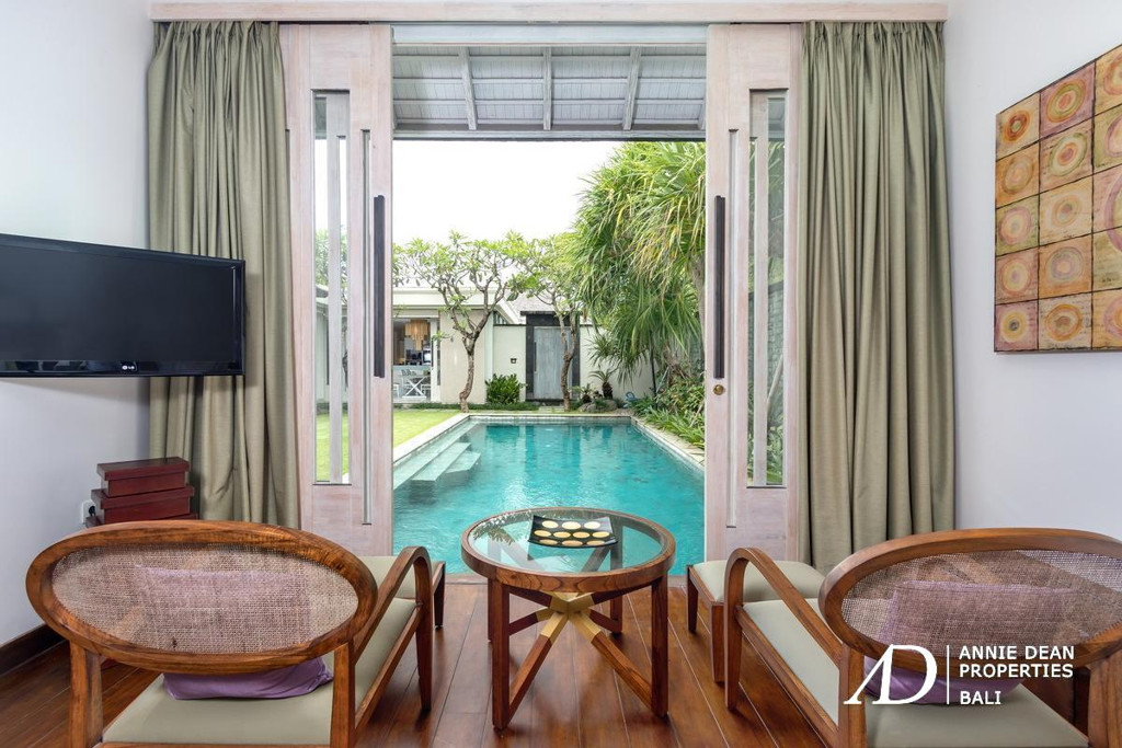 LEASEHOLD | PRIME SEMINYAK VILLA WITH PONDOK WISATA - 29 YEARS LEASE