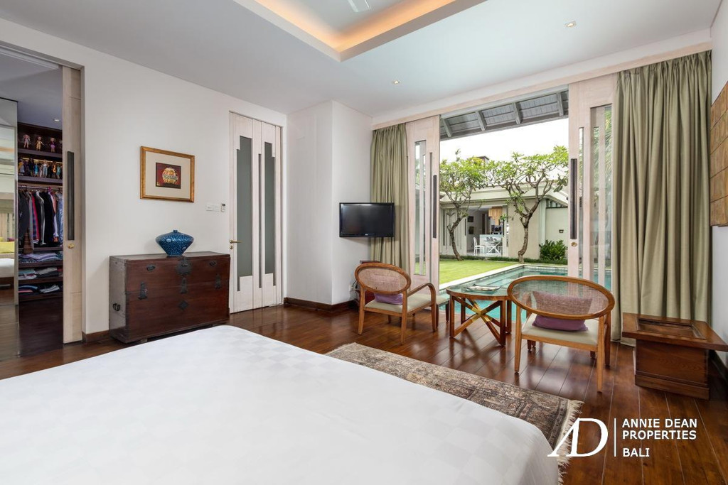 LEASEHOLD | PRIME SEMINYAK VILLA WITH PONDOK WISATA - 29 YEARS LEASE