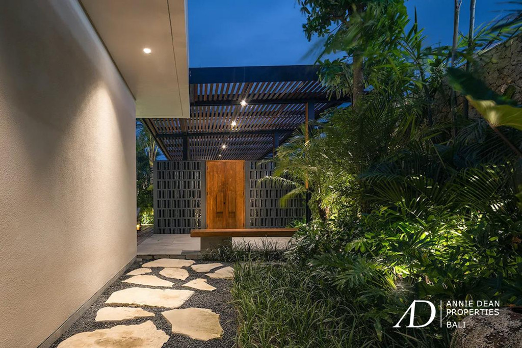 FREEHOLD | HIGH-QUALITY CONTEMPORARY VILLA IN PRIME UMALAS