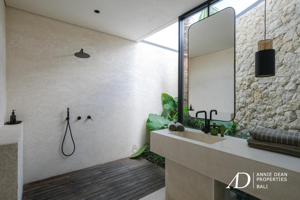 FREEHOLD 3 BEDROOM VILLA IN BERABAN - NEAR NYANYI 