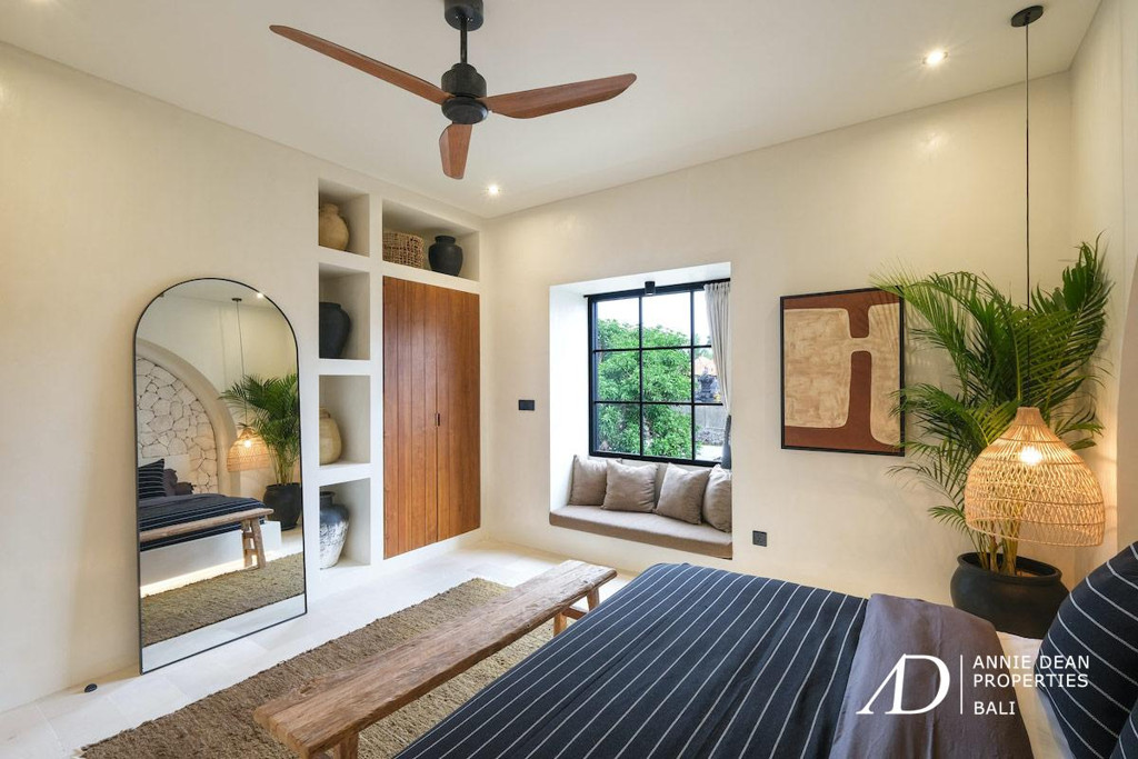 FREEHOLD | MEDITERRANEAN-STYLE 2-BEDROOM VILLA - PERERENAN