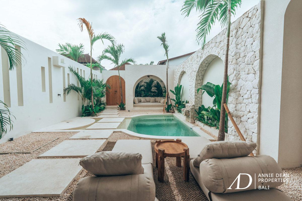 FREEHOLD | MEDITERRANEAN-STYLE 2-BEDROOM VILLA - PERERENAN