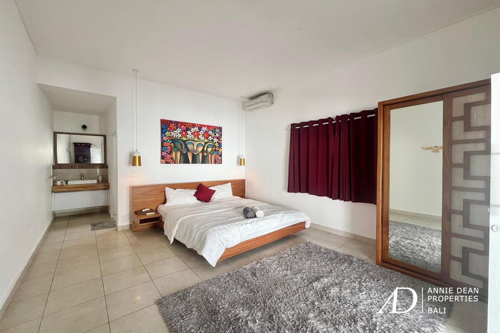 YEARLY RENTAL | SINGLE LEVEL 2-BEDROOM NEAR SUNSET ROAD