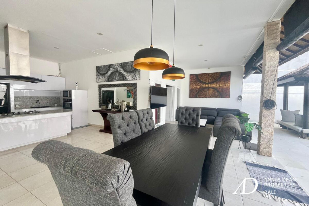 YEARLY RENTAL | SINGLE LEVEL 2-BEDROOM NEAR SUNSET ROAD