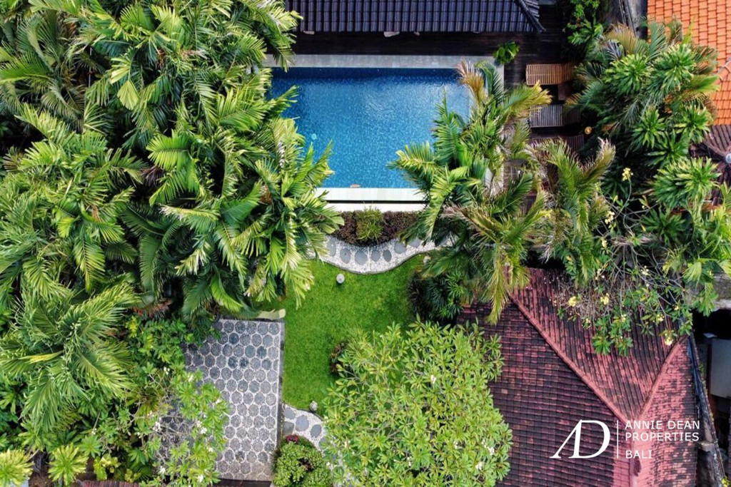 FREEHOLD | BALINESE-STYLE VILLA IN CENTRAL SEMINYAK
