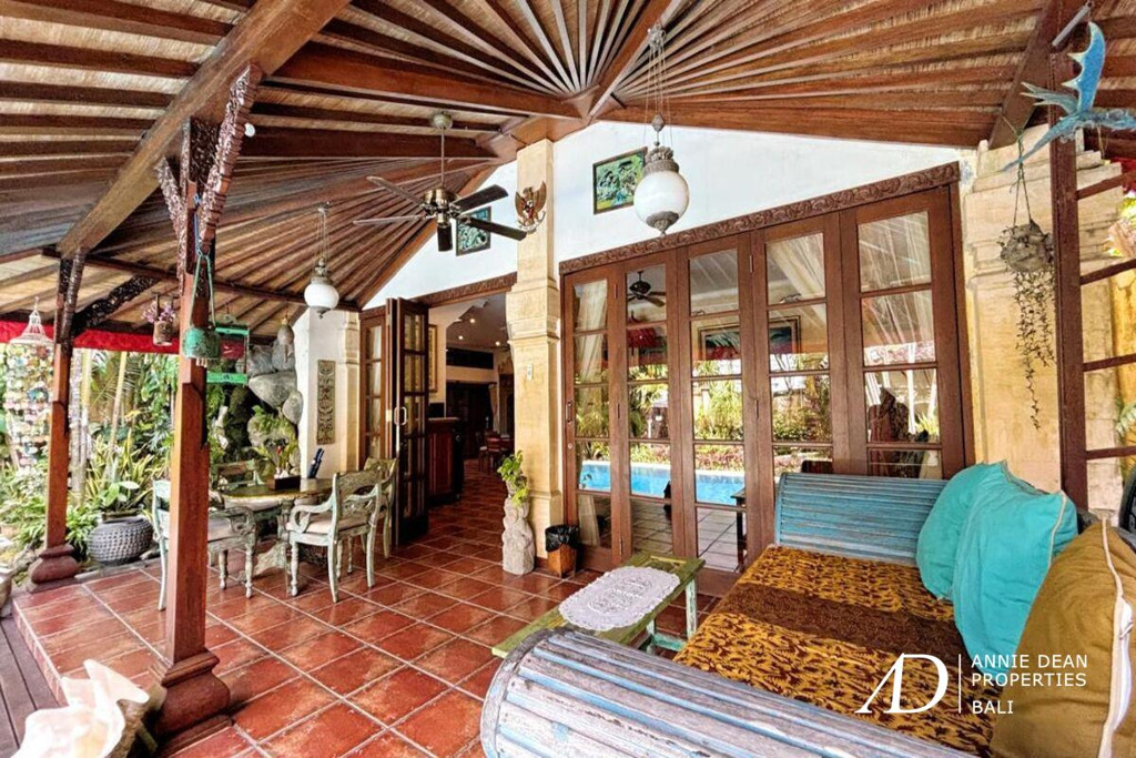 FREEHOLD | BALINESE-STYLE VILLA IN CENTRAL SEMINYAK