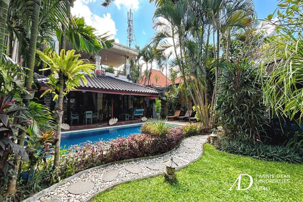 FREEHOLD | BALINESE-STYLE VILLA IN CENTRAL SEMINYAK