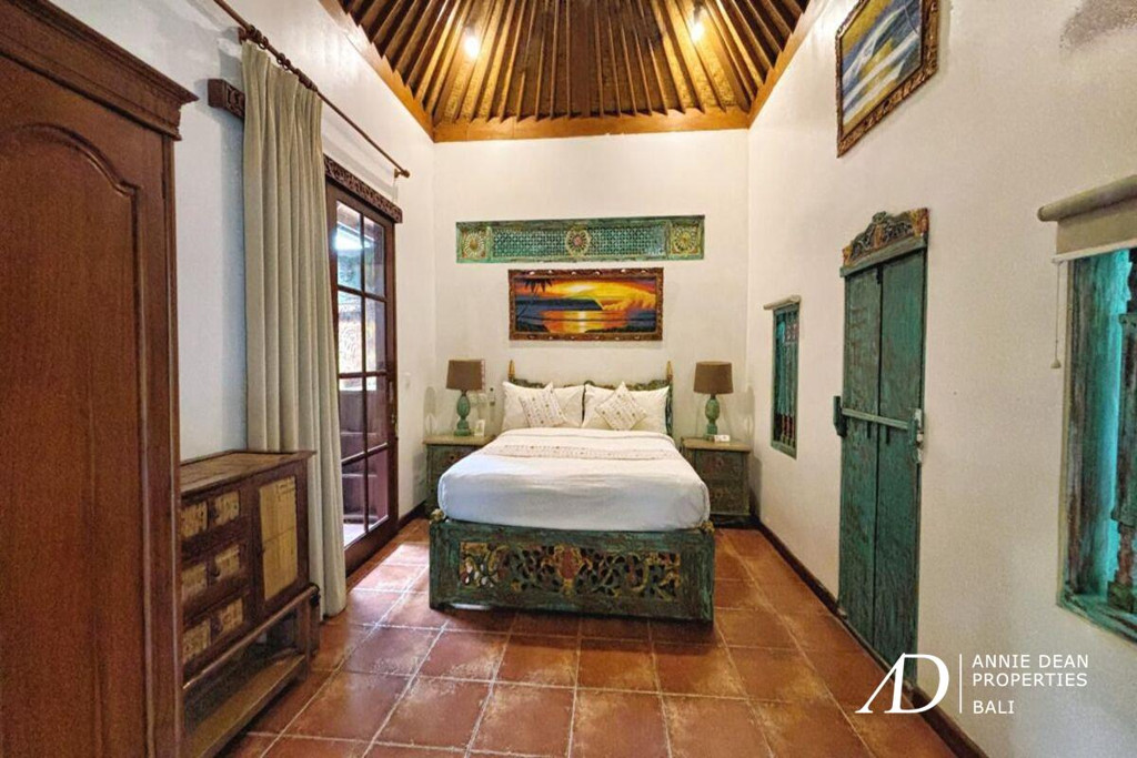 FREEHOLD | BALINESE-STYLE VILLA IN CENTRAL SEMINYAK