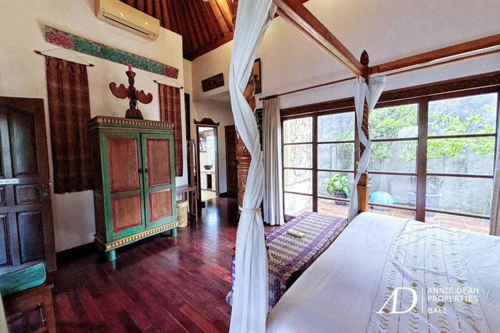 FREEHOLD | BALINESE-STYLE VILLA IN CENTRAL SEMINYAK