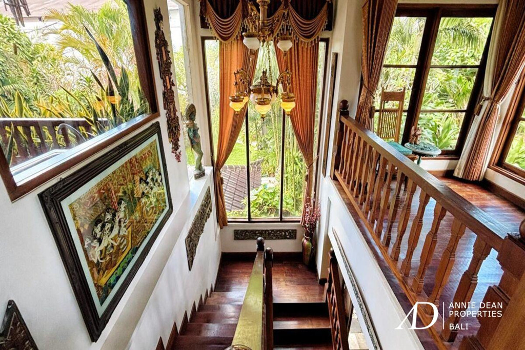 FREEHOLD | BALINESE-STYLE VILLA IN CENTRAL SEMINYAK
