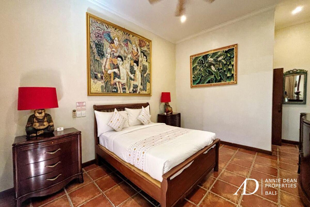 FREEHOLD | BALINESE-STYLE VILLA IN CENTRAL SEMINYAK