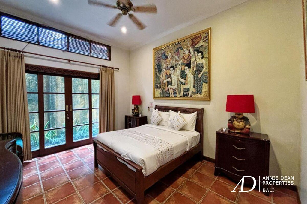 FREEHOLD | BALINESE-STYLE VILLA IN CENTRAL SEMINYAK