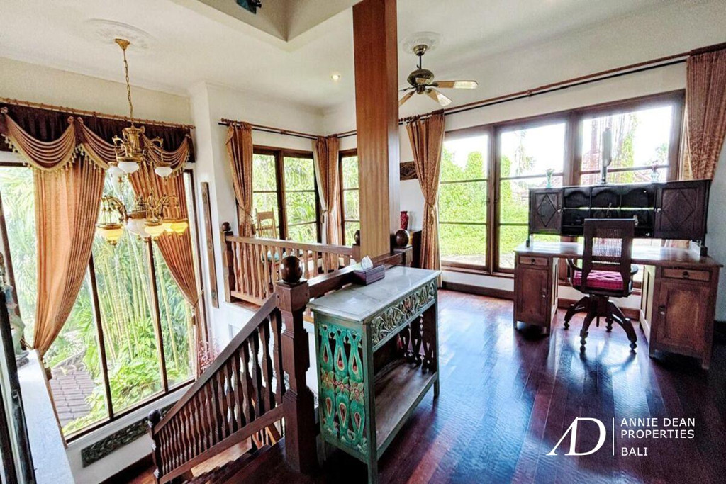 FREEHOLD | BALINESE-STYLE VILLA IN CENTRAL SEMINYAK