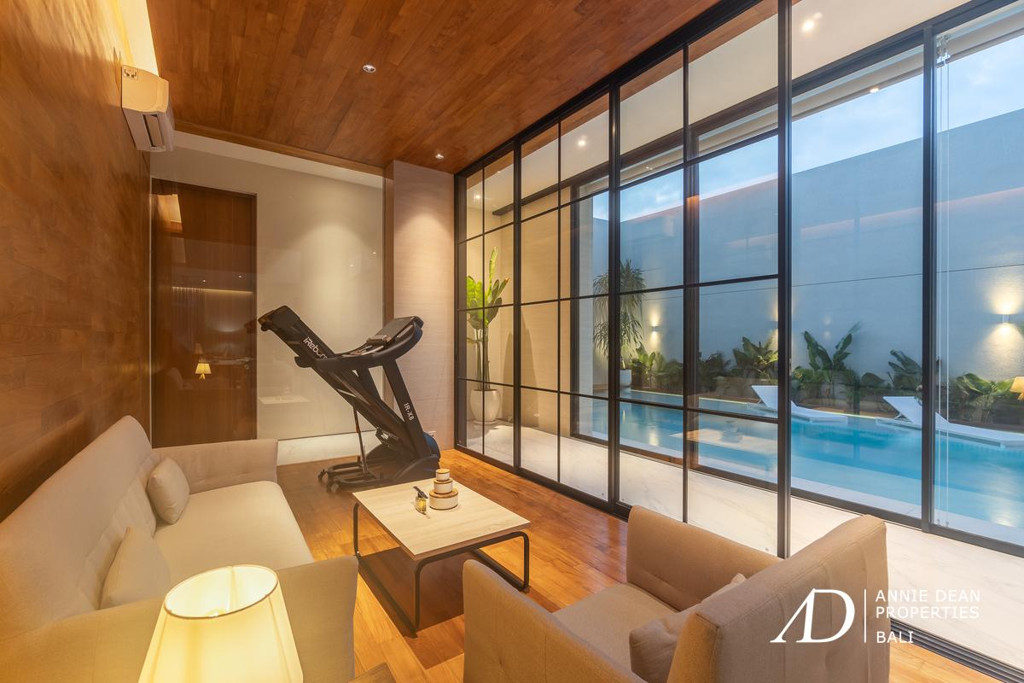 FREEHOLD | NEWLY COMPLETED LUXURY VILLA IN PRESTIGIOUS UMALAS ESTATE