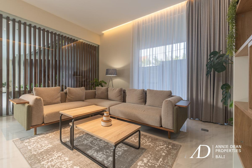 FREEHOLD | NEWLY COMPLETED LUXURY VILLA IN PRESTIGIOUS UMALAS ESTATE