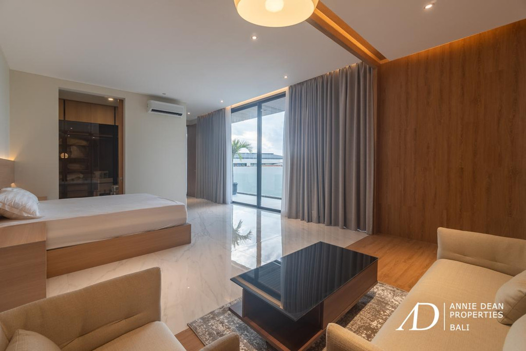 FREEHOLD | NEWLY COMPLETED LUXURY VILLA IN PRESTIGIOUS UMALAS ESTATE