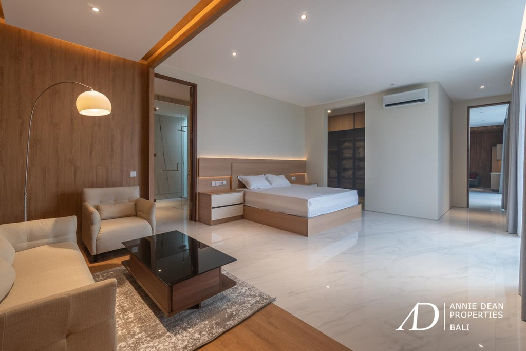 FREEHOLD | NEWLY COMPLETED LUXURY VILLA IN PRESTIGIOUS UMALAS ESTATE