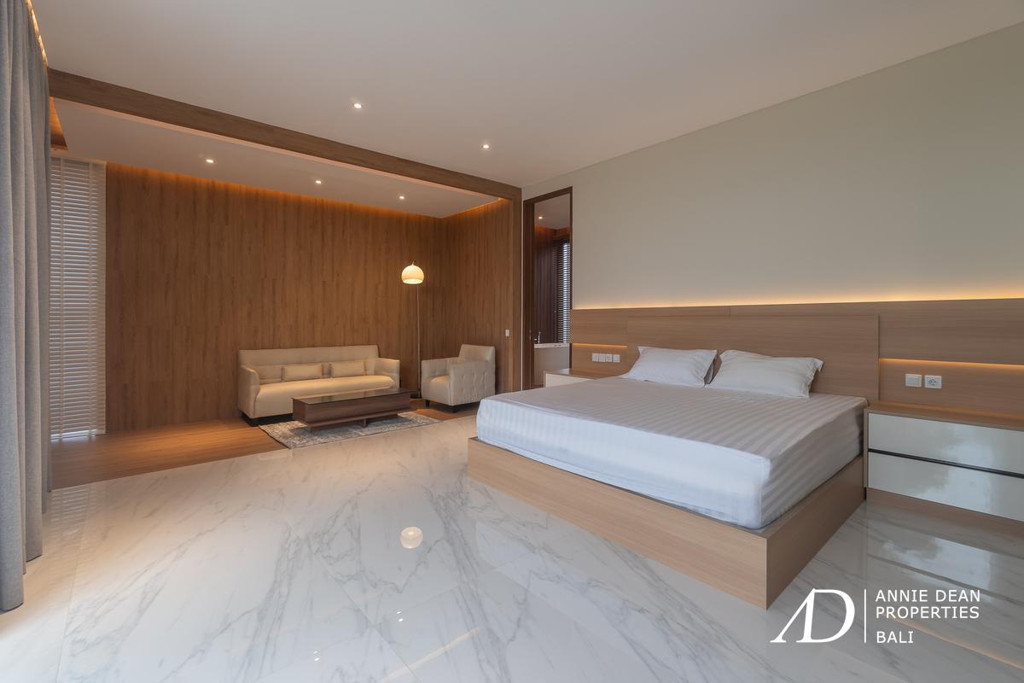 FREEHOLD | NEWLY COMPLETED LUXURY VILLA IN PRESTIGIOUS UMALAS ESTATE