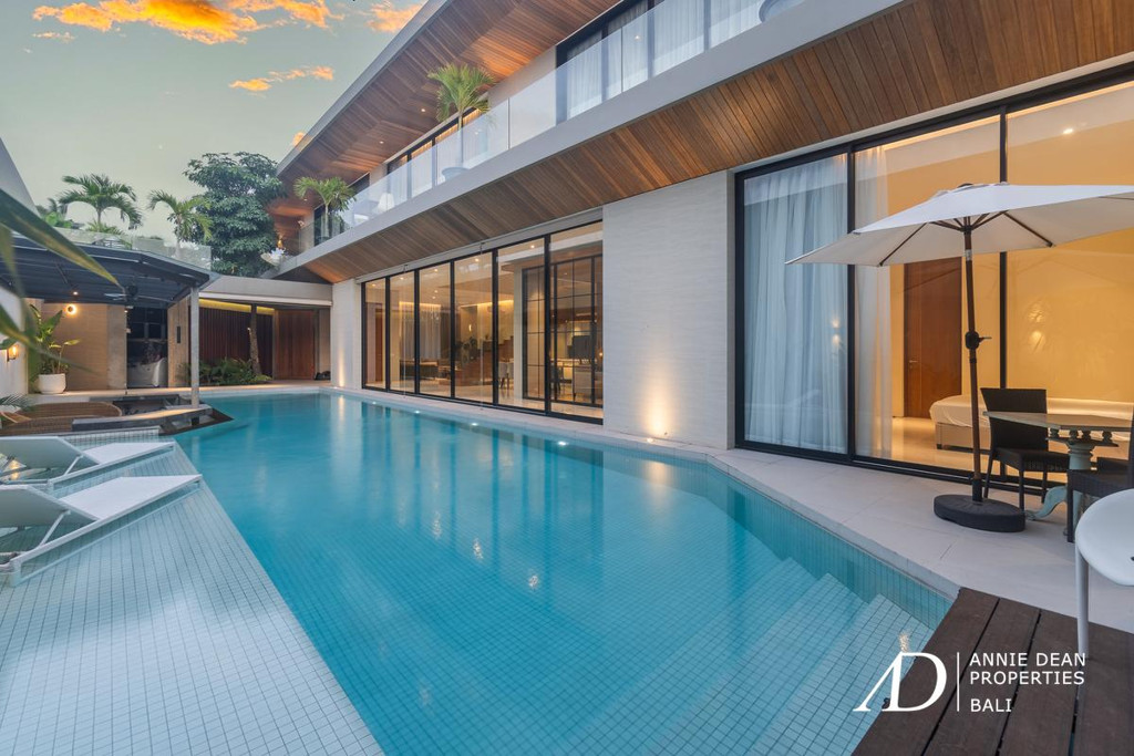 FREEHOLD | NEWLY COMPLETED LUXURY VILLA IN PRESTIGIOUS UMALAS ESTATE