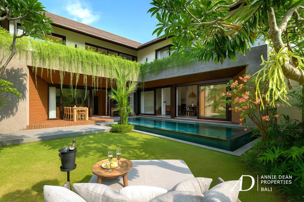 FREEHOLD | MODERN VILLA WITH COMMERCIAL SHOPFRONT IN CENTRAL CANGGU