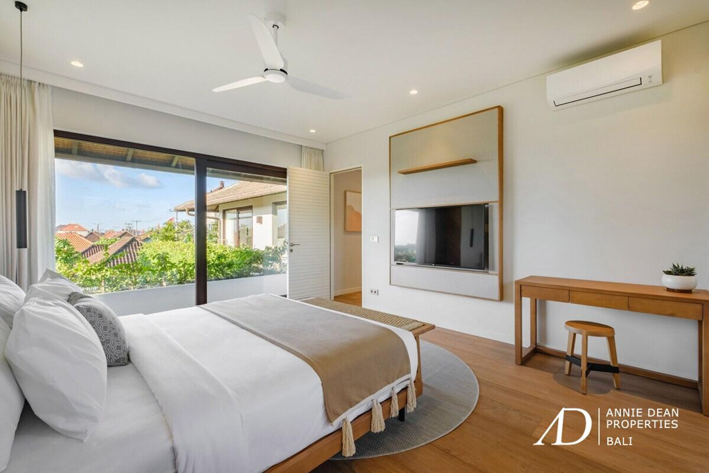 FREEHOLD | MODERN VILLA WITH COMMERCIAL SHOPFRONT IN CENTRAL CANGGU