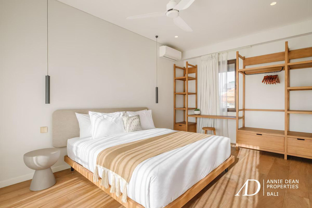 FREEHOLD | MODERN VILLA WITH COMMERCIAL SHOPFRONT IN CENTRAL CANGGU