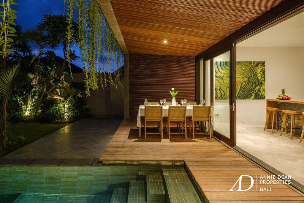 FREEHOLD | MODERN VILLA WITH COMMERCIAL SHOPFRONT IN CENTRAL CANGGU