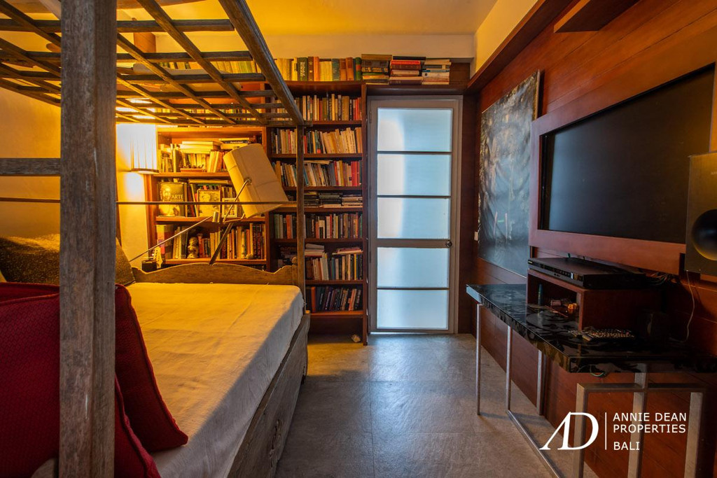 FREEHOLD | PRIME ESTATE WITH DEVELOPMENT LAND NEAR KEDUNGU BEACH