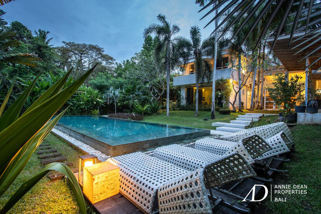 FREEHOLD | PRIME ESTATE WITH DEVELOPMENT LAND NEAR KEDUNGU BEACH