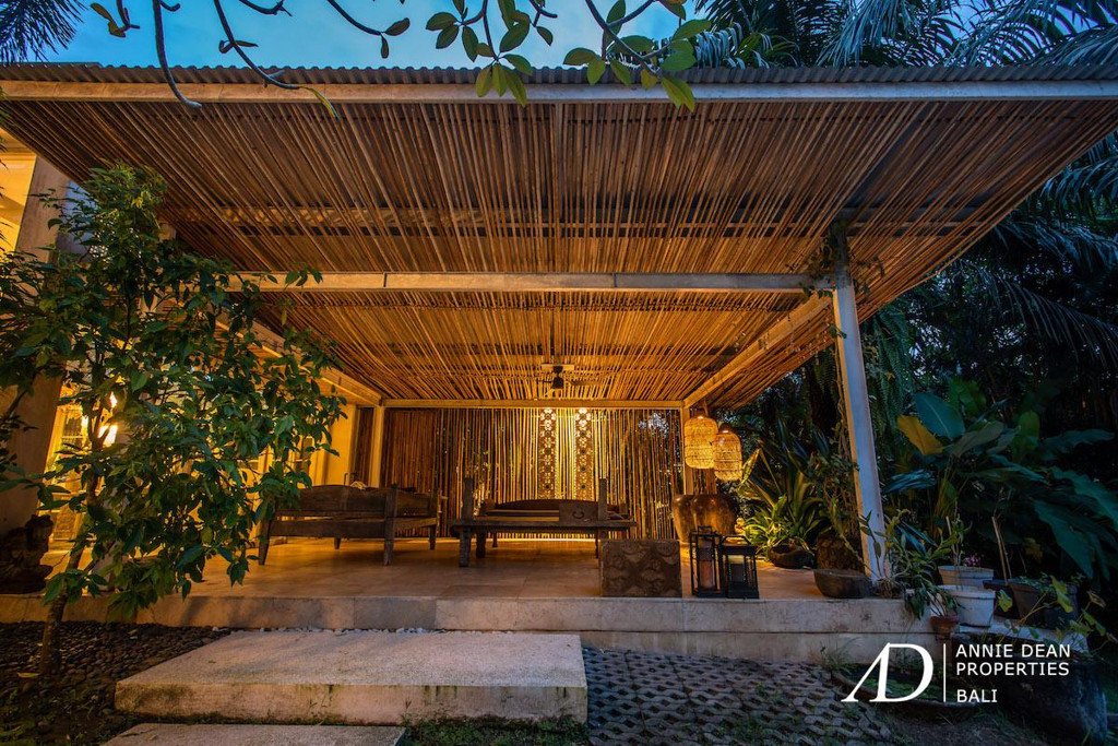 FREEHOLD | PRIME ESTATE WITH DEVELOPMENT LAND NEAR KEDUNGU BEACH