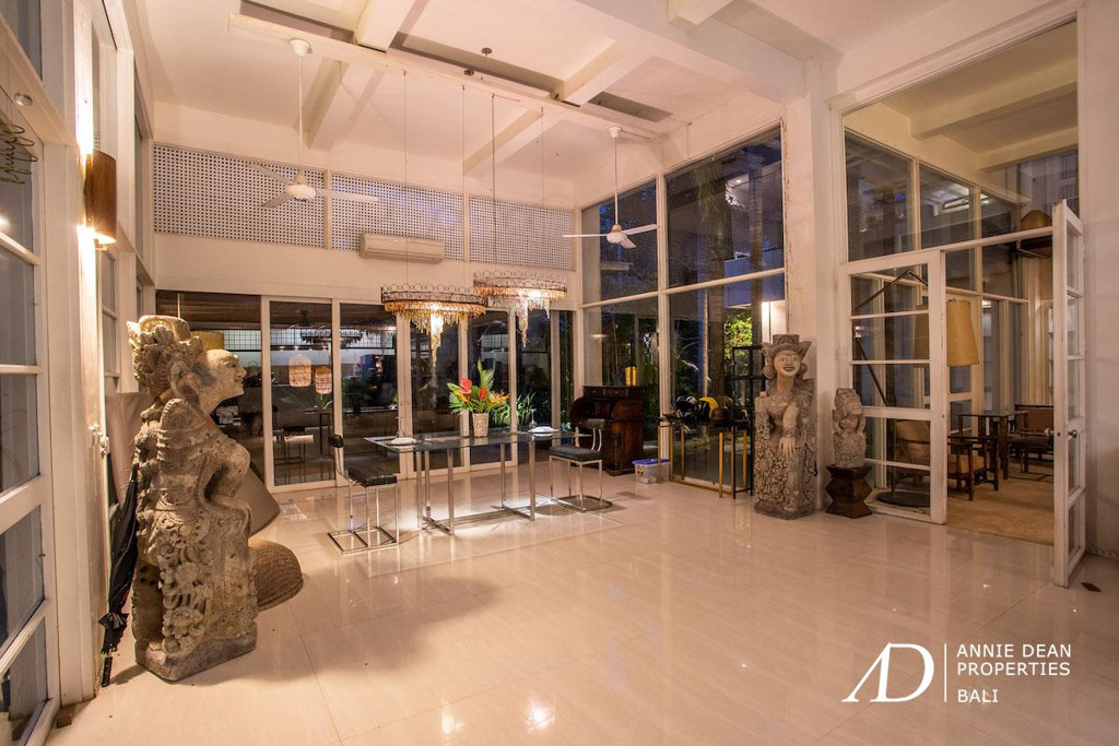 FREEHOLD | PRIME ESTATE WITH DEVELOPMENT LAND NEAR KEDUNGU BEACH