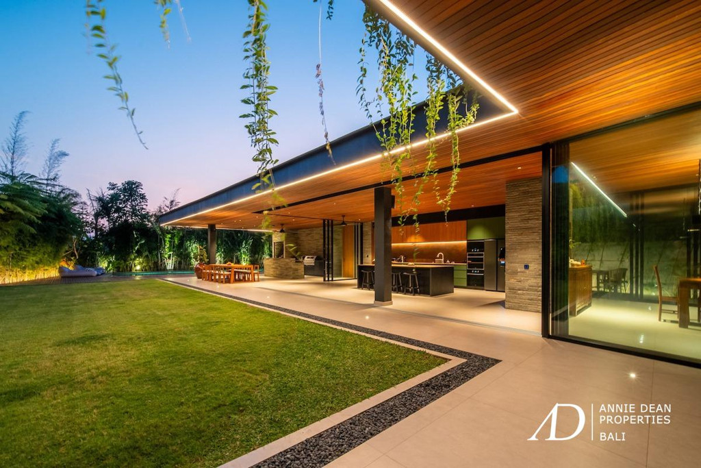 LEASEHOLD | MODERN TROPICAL FAMILY VILLA IN PRIME SANUR