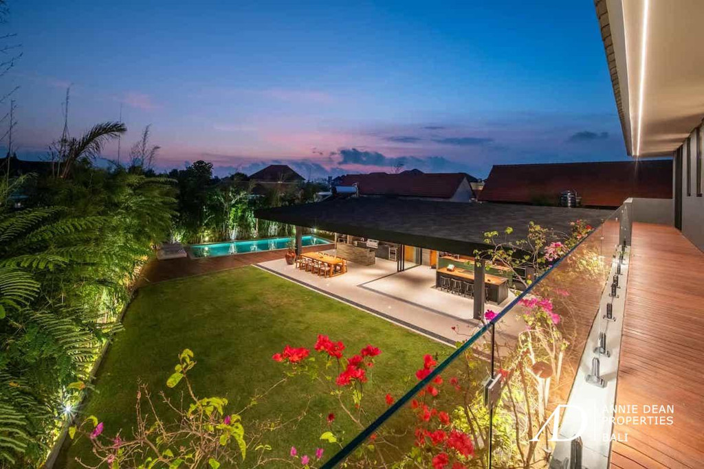 LEASEHOLD | MODERN TROPICAL FAMILY VILLA IN PRIME SANUR