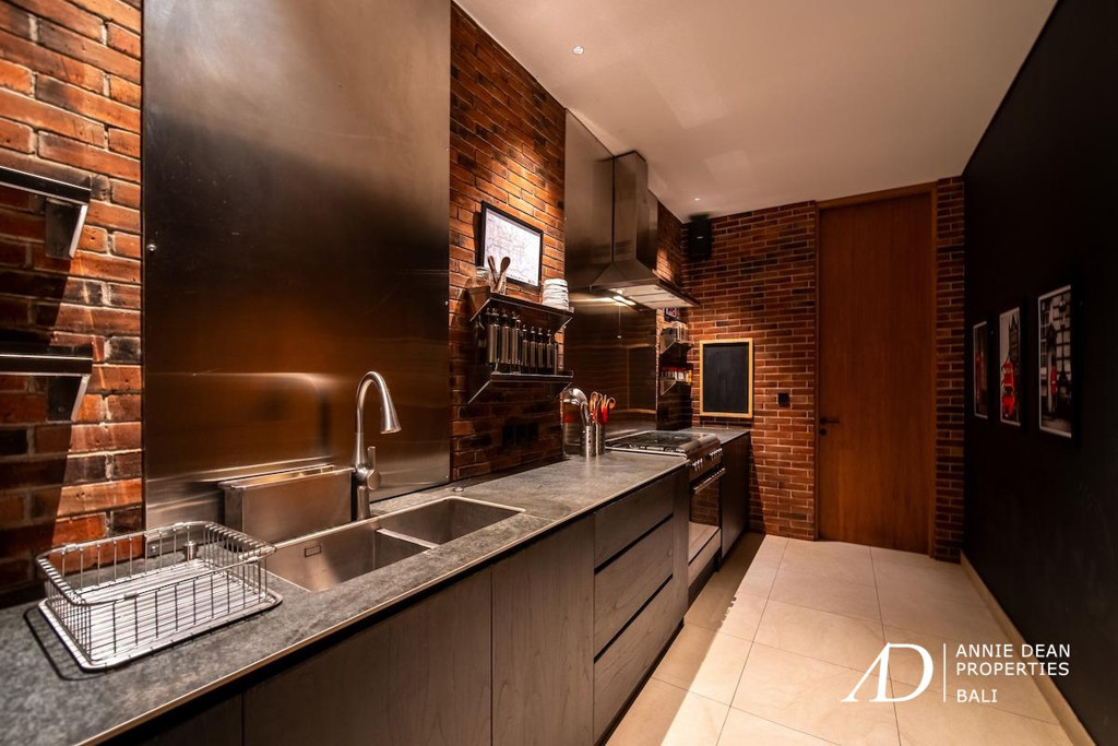 LEASEHOLD | MODERN TROPICAL FAMILY VILLA IN PRIME SANUR