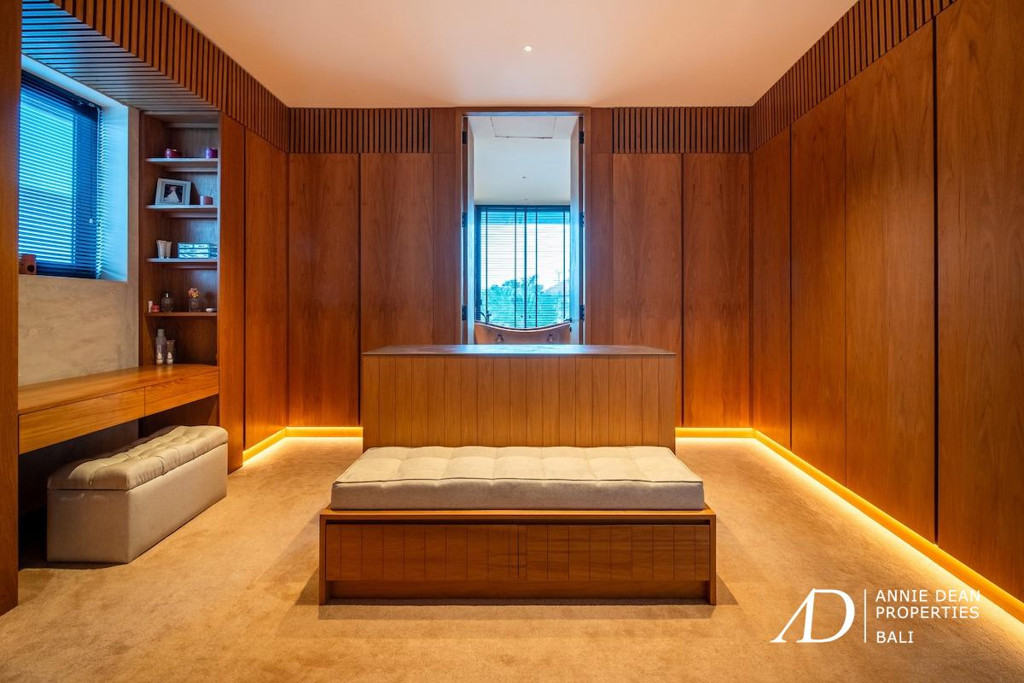 LEASEHOLD | MODERN TROPICAL FAMILY VILLA IN PRIME SANUR