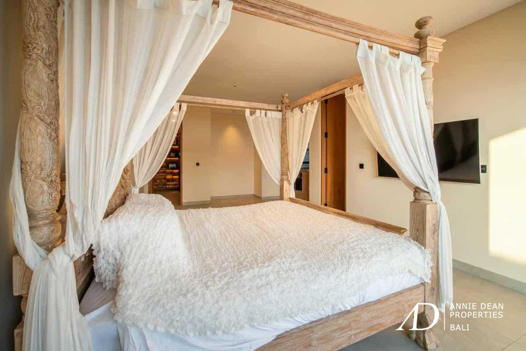 LEASEHOLD | MODERN TROPICAL FAMILY VILLA IN PRIME SANUR