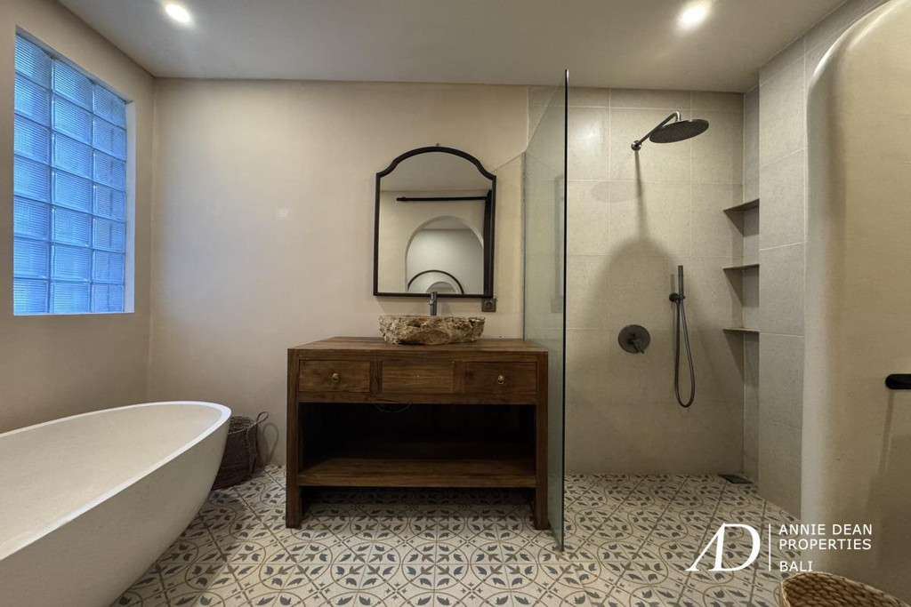 FREEHOLD | MODERN RIVERSIDE VILLA IN NYANYI CANGGU