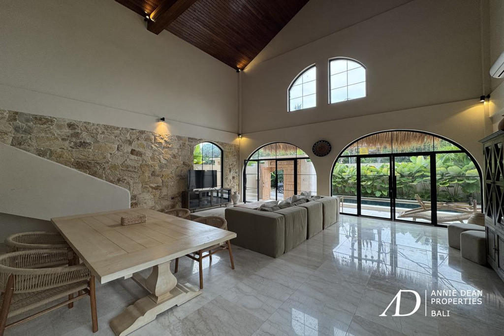 FREEHOLD | MODERN RIVERSIDE VILLA IN NYANYI CANGGU