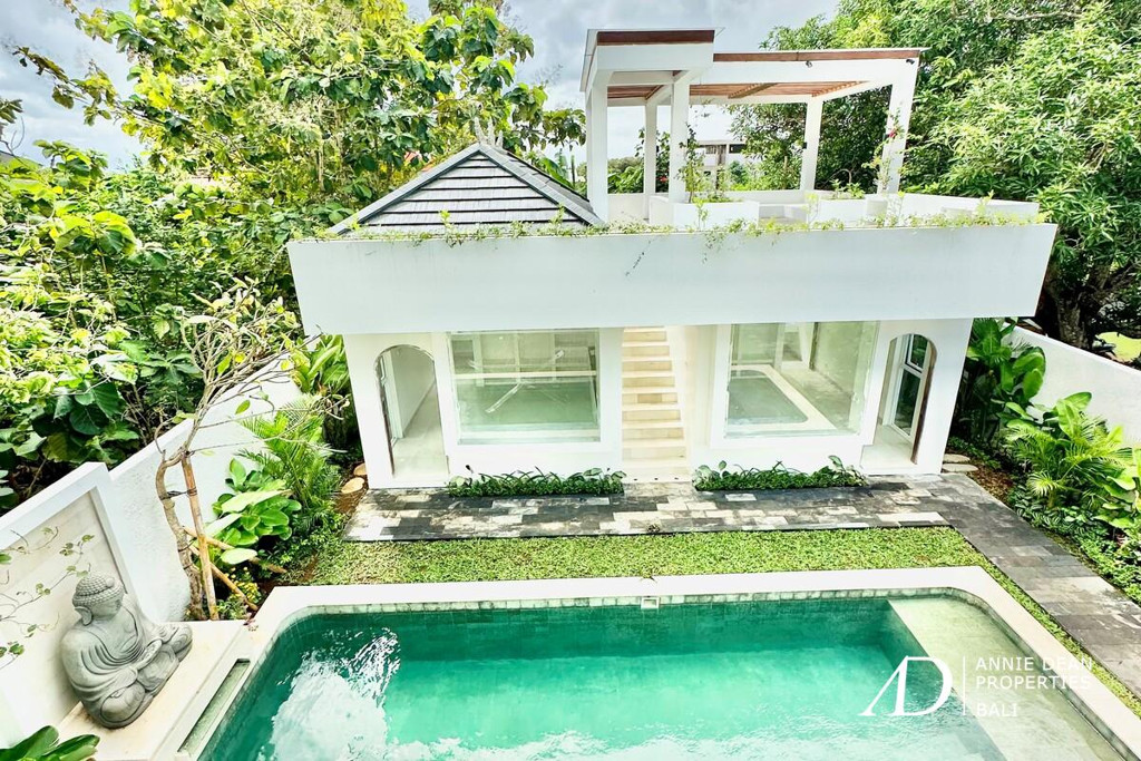 LEASEHOLD | MODERN MINIMALIST VILLA WITH ROOFTOP IN PRIME JIMBARAN